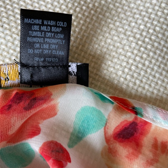 Slinky Ruffled Floral Blouse with Cap Sleeves Size XL - Picture 4 of 6